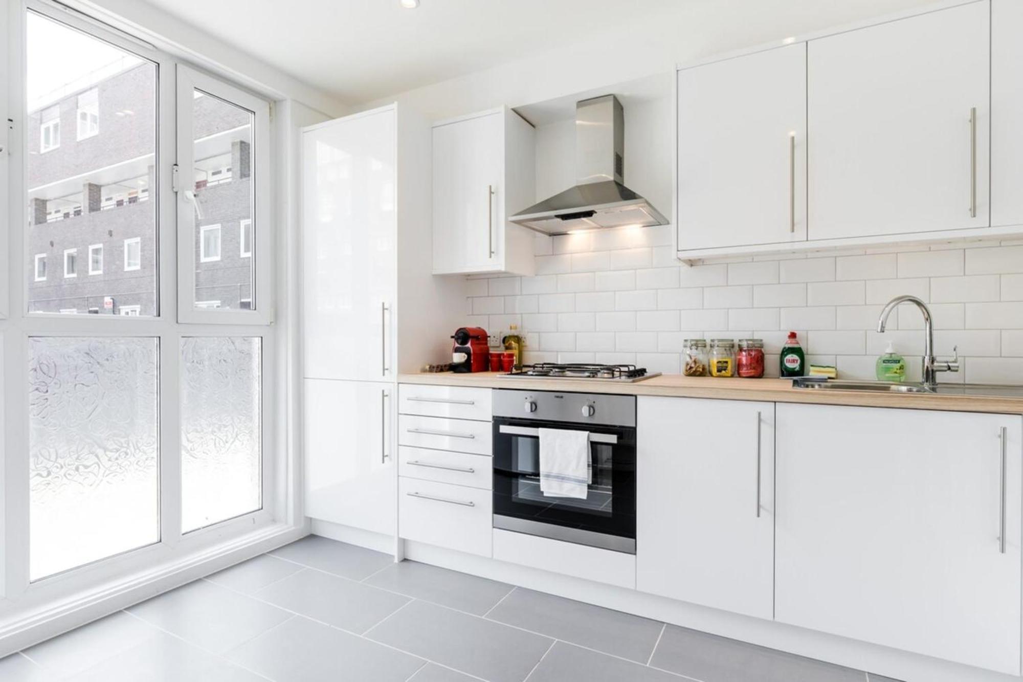 Cosy 4 Bed In London- Sleeps 8 Londra