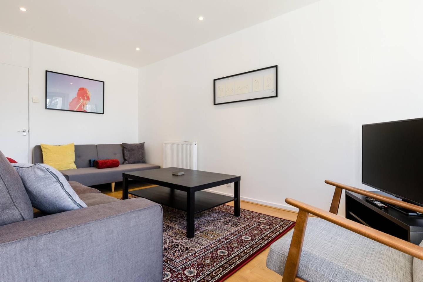 Cosy 4 Bed In London- Sleeps 8 * Londra